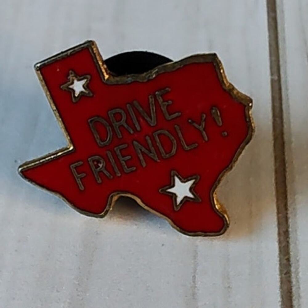 Texas State Shaped Drive Friendly Pin Souvenir Travel Hat Lapel Collectible